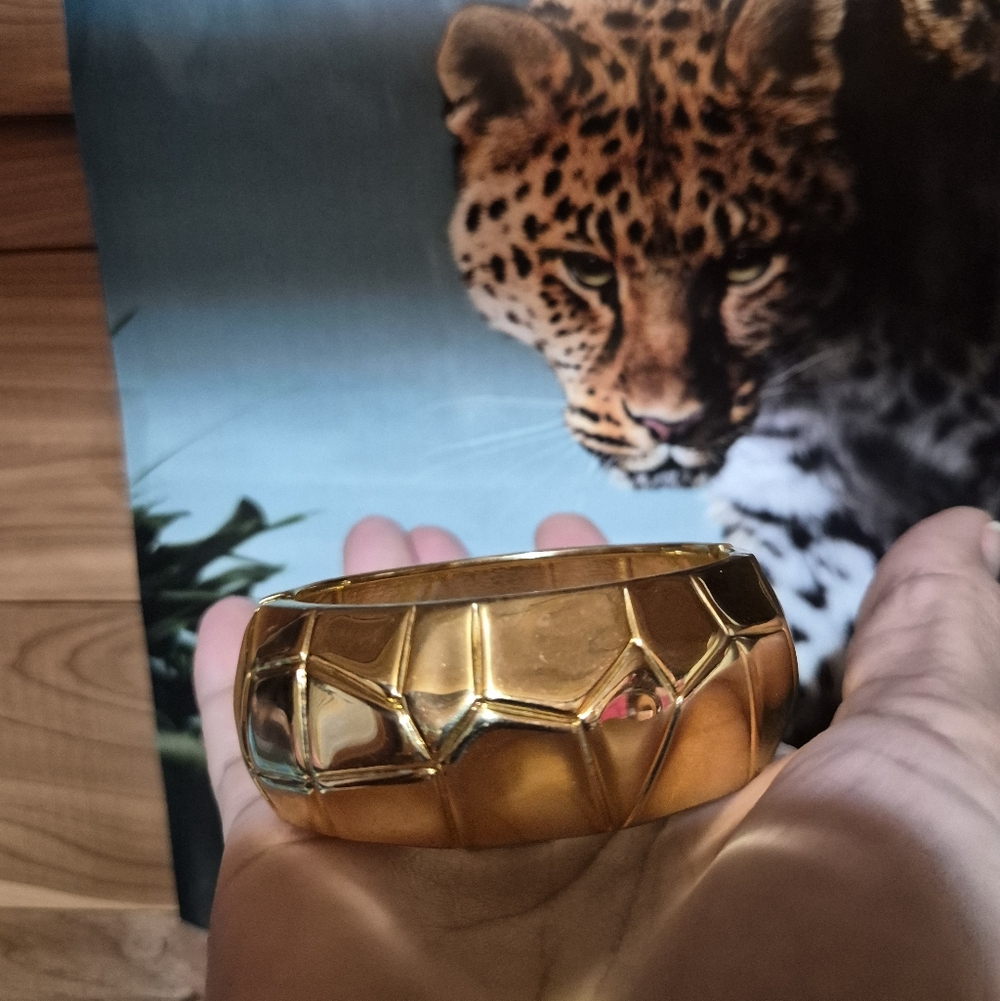 Vintage Gold Textured Bracelet